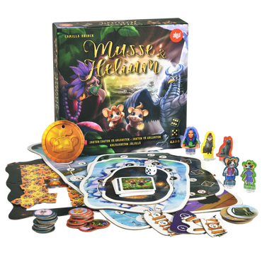 Musse & Helium spilleske med spillebrett, kort, brikker, gullmynt og spillfigurer spredt ut