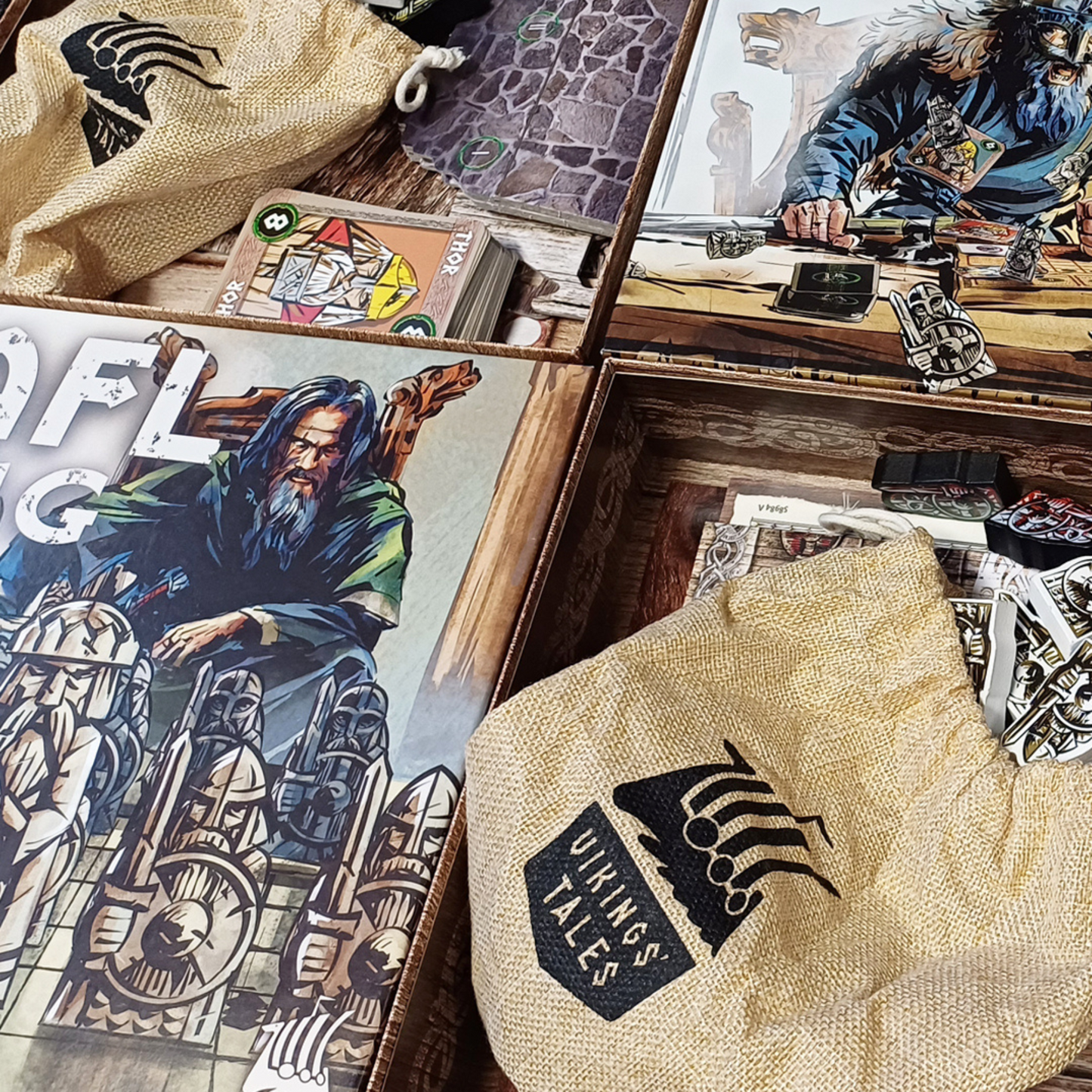 Vikings Tales Tafl King spillkomponenter med trebrett, detaljerte vikingbrikker og oppbevaringspose