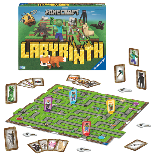 I forgrunnen: spillbrettet med brikker og kort. I bakgrunnen spillesken til Minecraft Labyrinth.